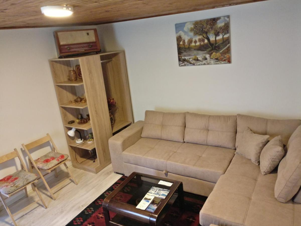 Garden Guesthouse Gjakova Exterior photo