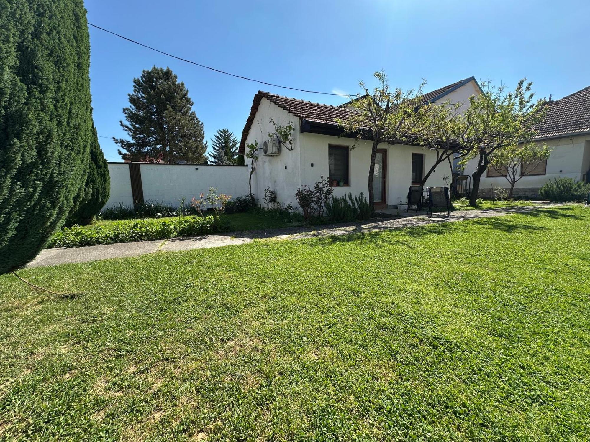 Garden Guesthouse Gjakova Exterior photo