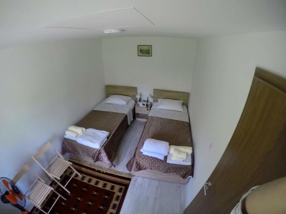 Garden Guesthouse Gjakova Exterior photo
