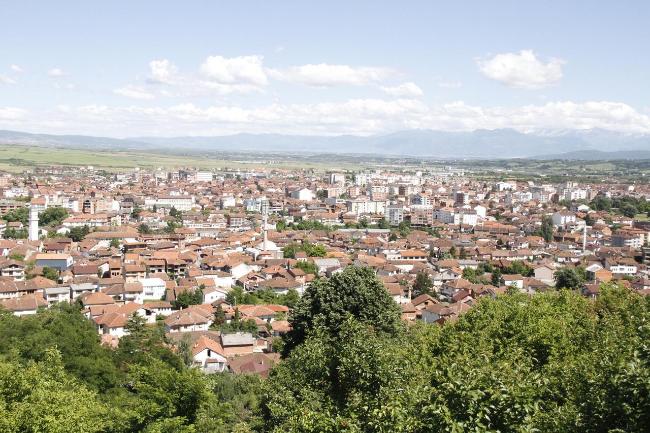 Garden Guesthouse Gjakova Exterior photo